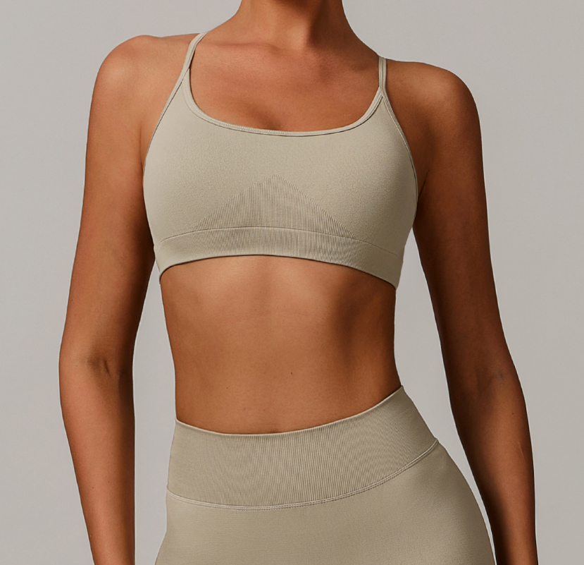 Seamless Yoga Sports Bra: Quick-Dry Activewear for Running & Fitness with Open-Back Detail7412