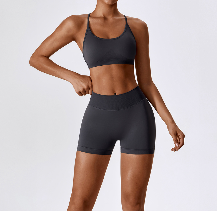 Seamless Yoga Sports Bra: Quick-Dry Activewear for Running & Fitness with Open-Back Detail7412