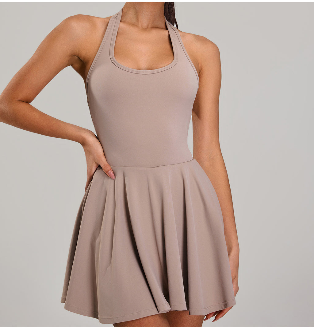 Robe athlétique dos-nu « seconde peau » : Robe-short de tennis dos nu avec combishort intégré et mini-robe de course