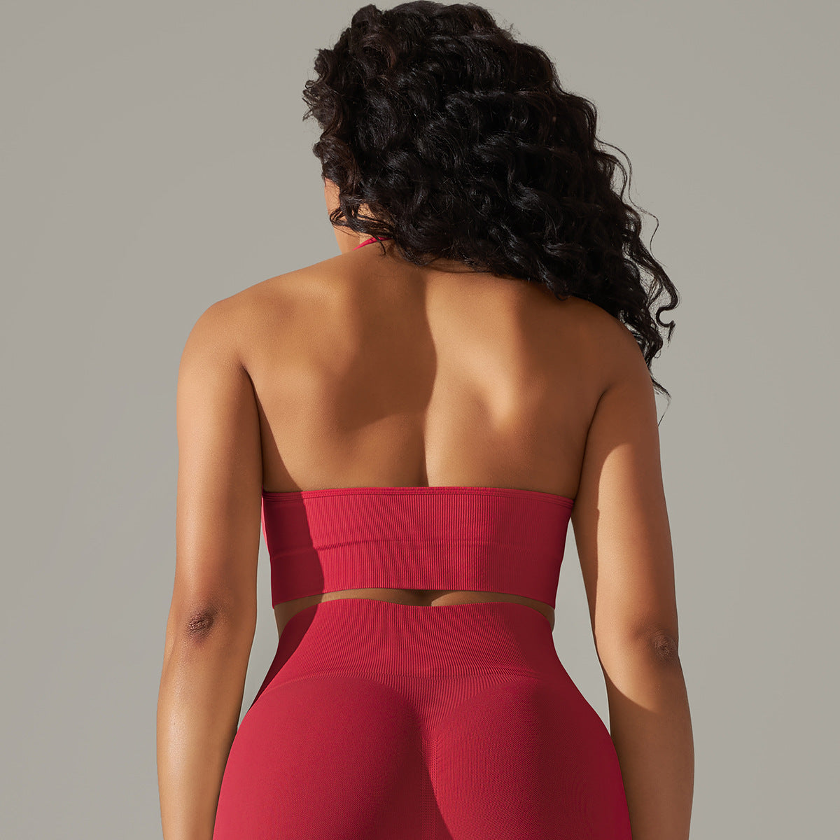 Soutien-gorge de sport dos nu sans couture : Haut de yoga sexy dos nu et brassière de fitness unie très extensible