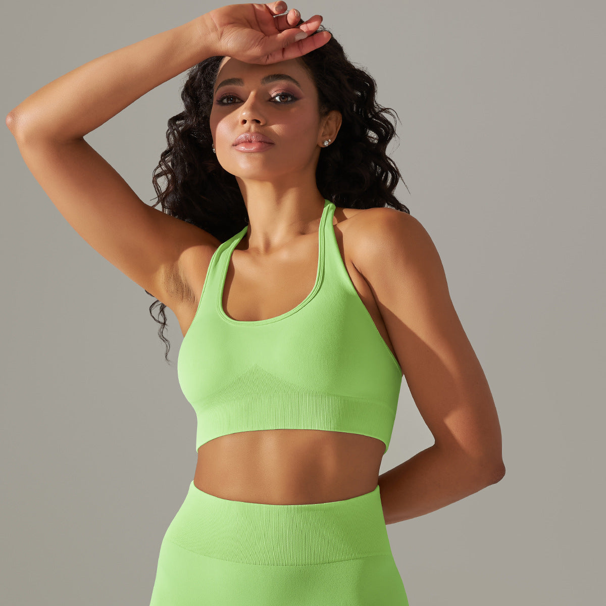 Seamless Halter Neck Sports Bra: Sexy Backless Yoga Top & Solid Color High-Stretch Fitness Bralette