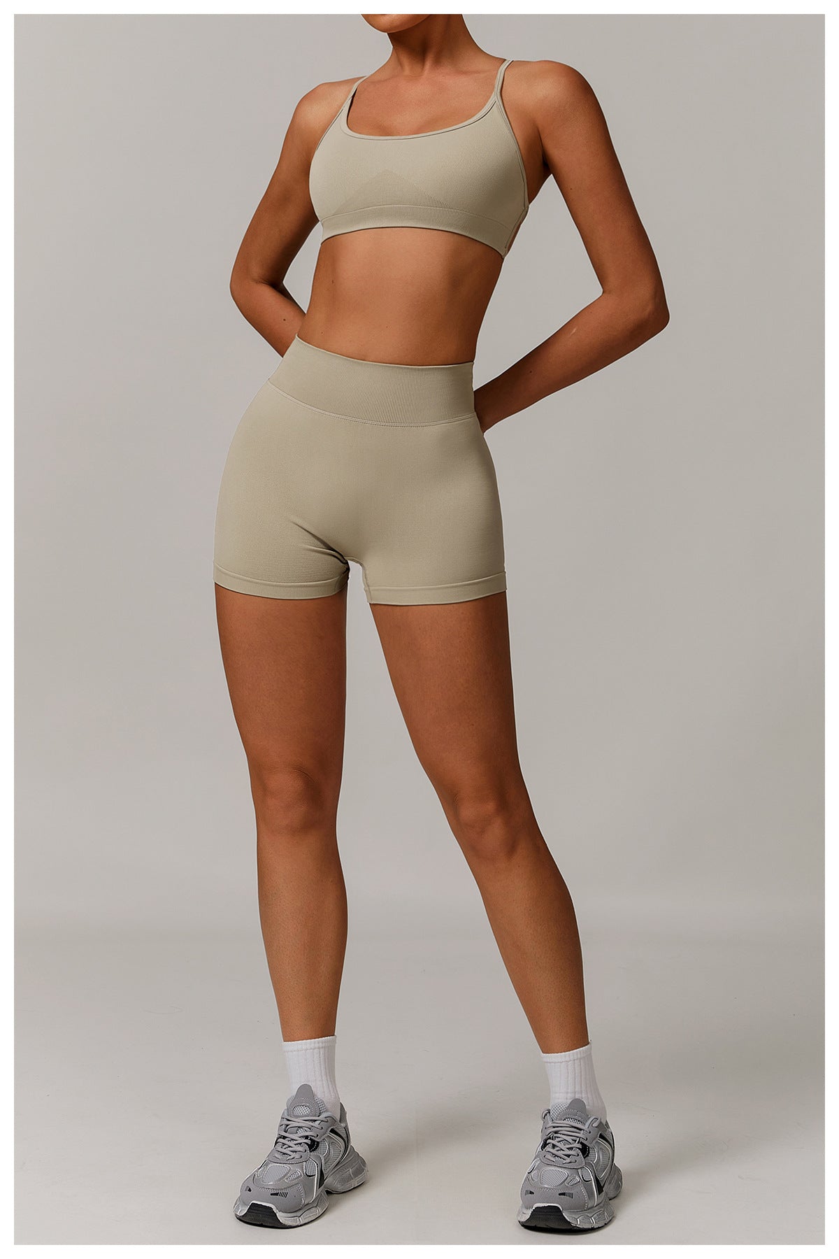 Ensemble de yoga sans coutures à dos ouvert : Vêtements de sport ajustés à séchage rapide pour la course à pied et le fitness 5284