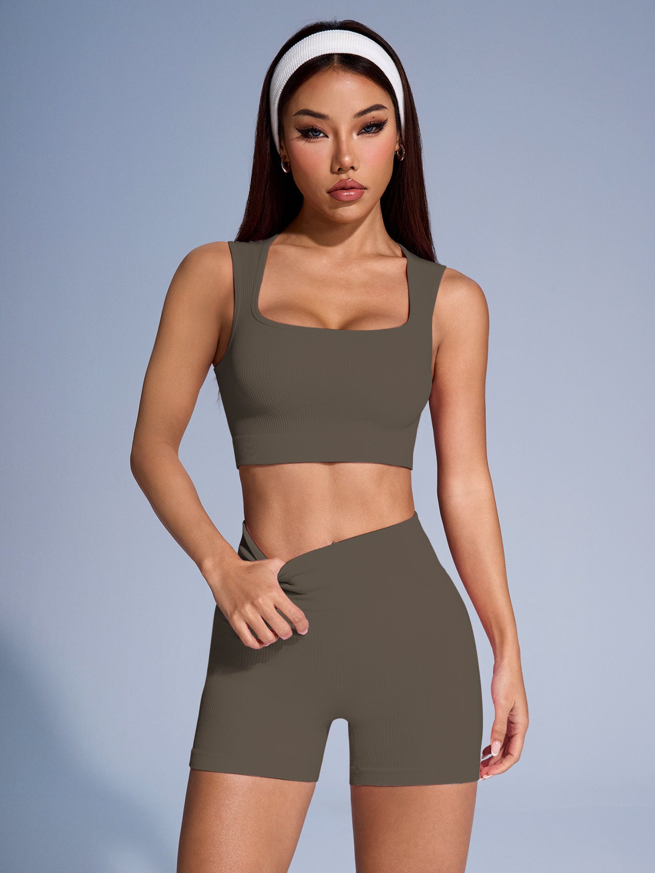 Women's Seamless Yoga Workout Set, Sleeveless Sports Top & Peach Booty Lifting Shorts for Running & Fitness