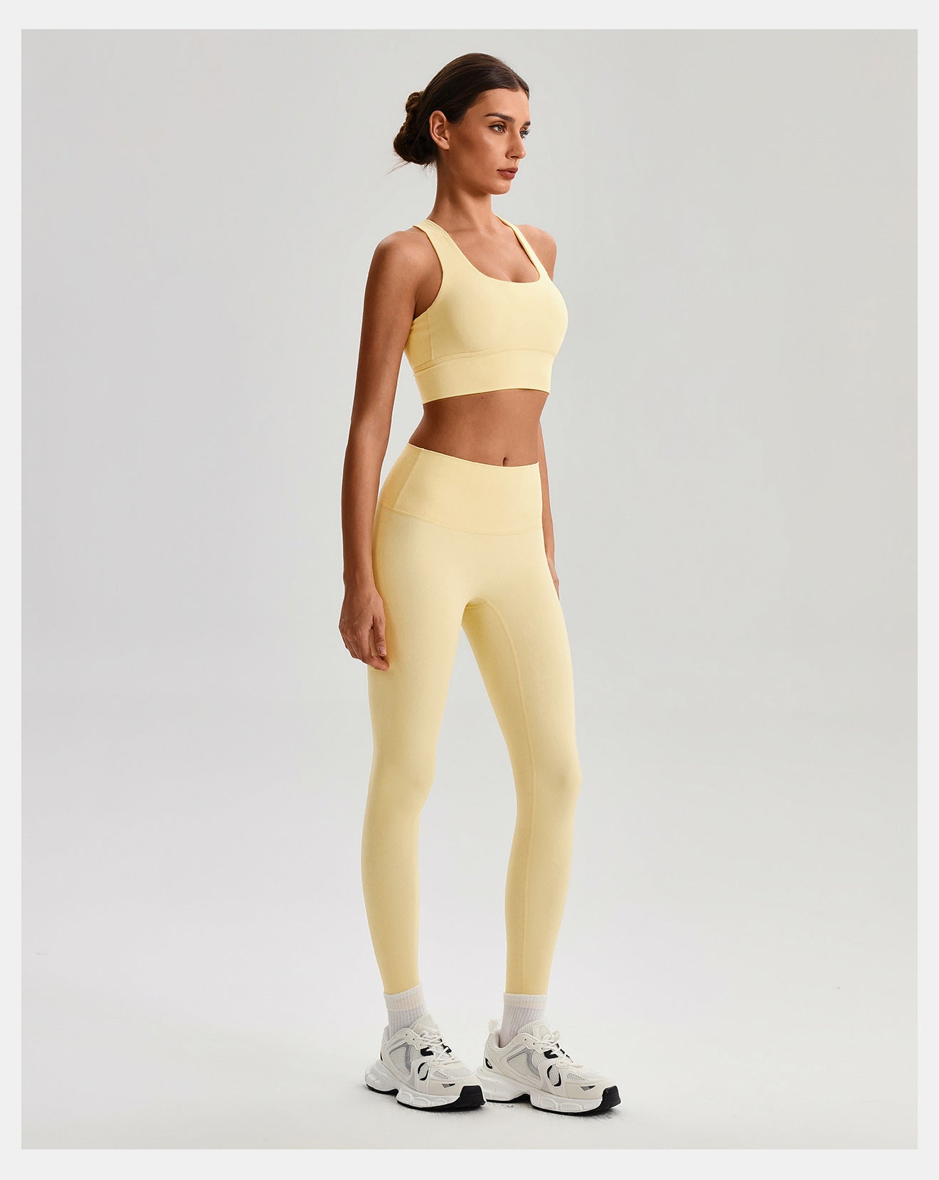 Ensemble de yoga sans coutures effet seconde peau : Soutien-gorge de sport dos nu et Legging taille haute push-up