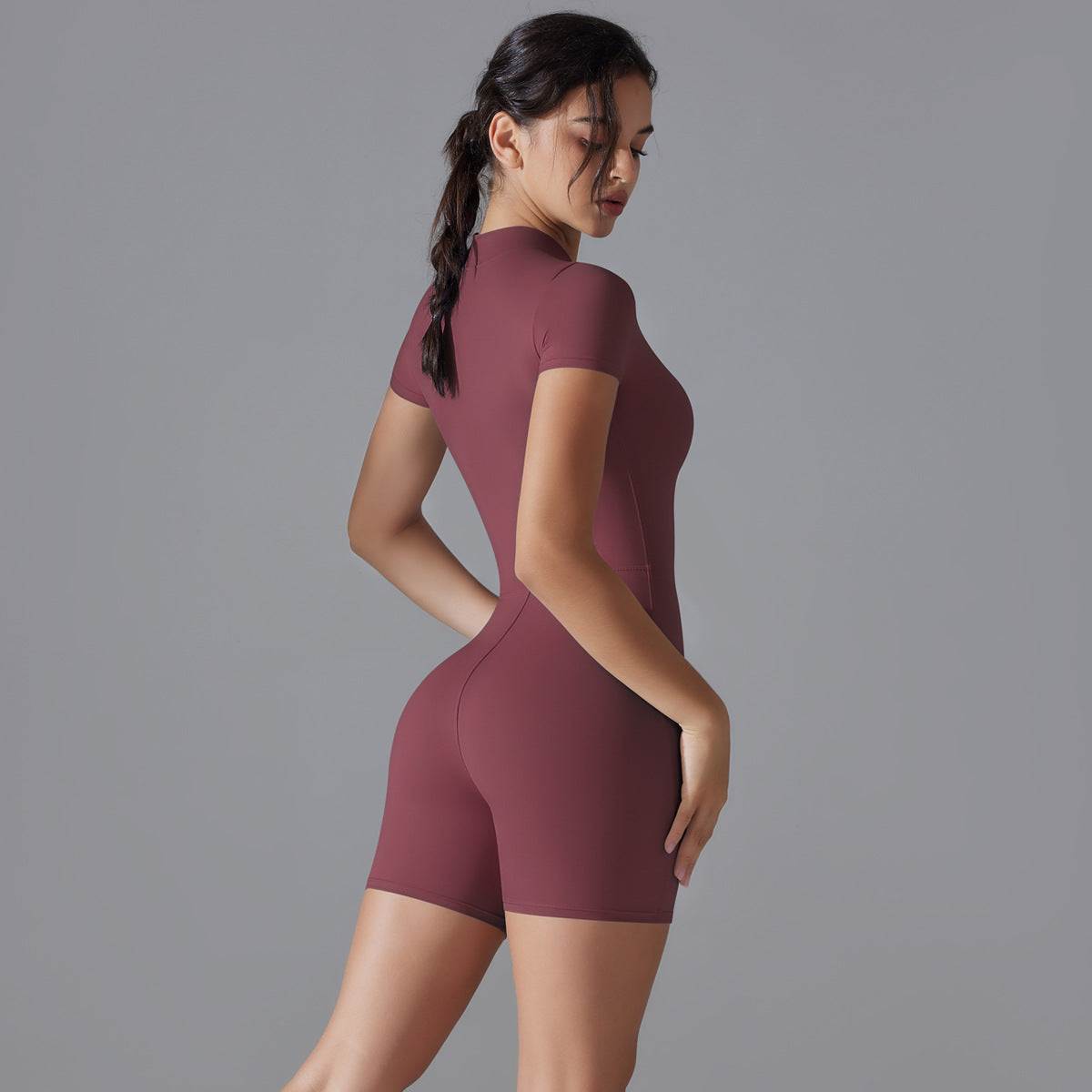 Combinaison de yoga à manches courtes et fermeture éclair sur le devant : Bodysuit de danse gainant sans couture et combinaison athlétique cycliste.