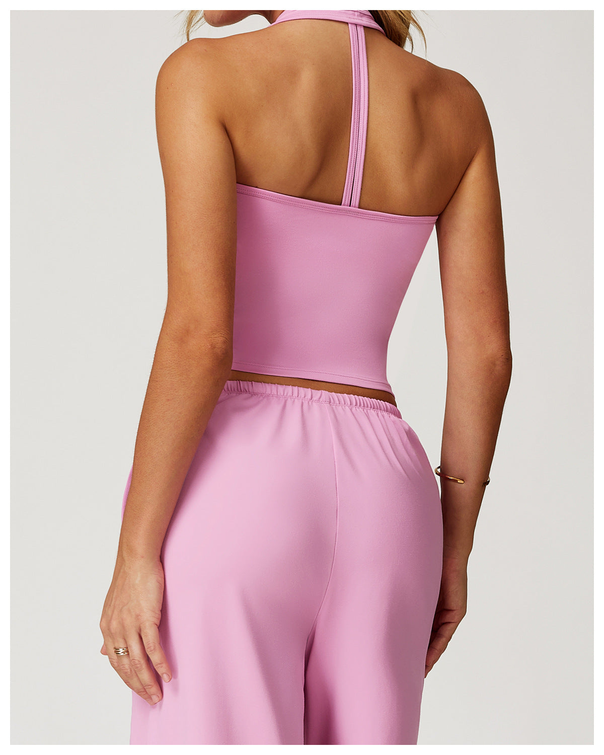Débardeur de yoga brossé pour femme, brassière de sport décolleté en V coupe slim avec dos nageur pour la course et l'entraînement