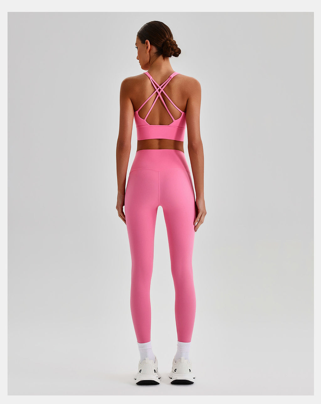 Ensemble de yoga sans coutures effet seconde peau : Soutien-gorge de sport dos nu et Legging taille haute push-up