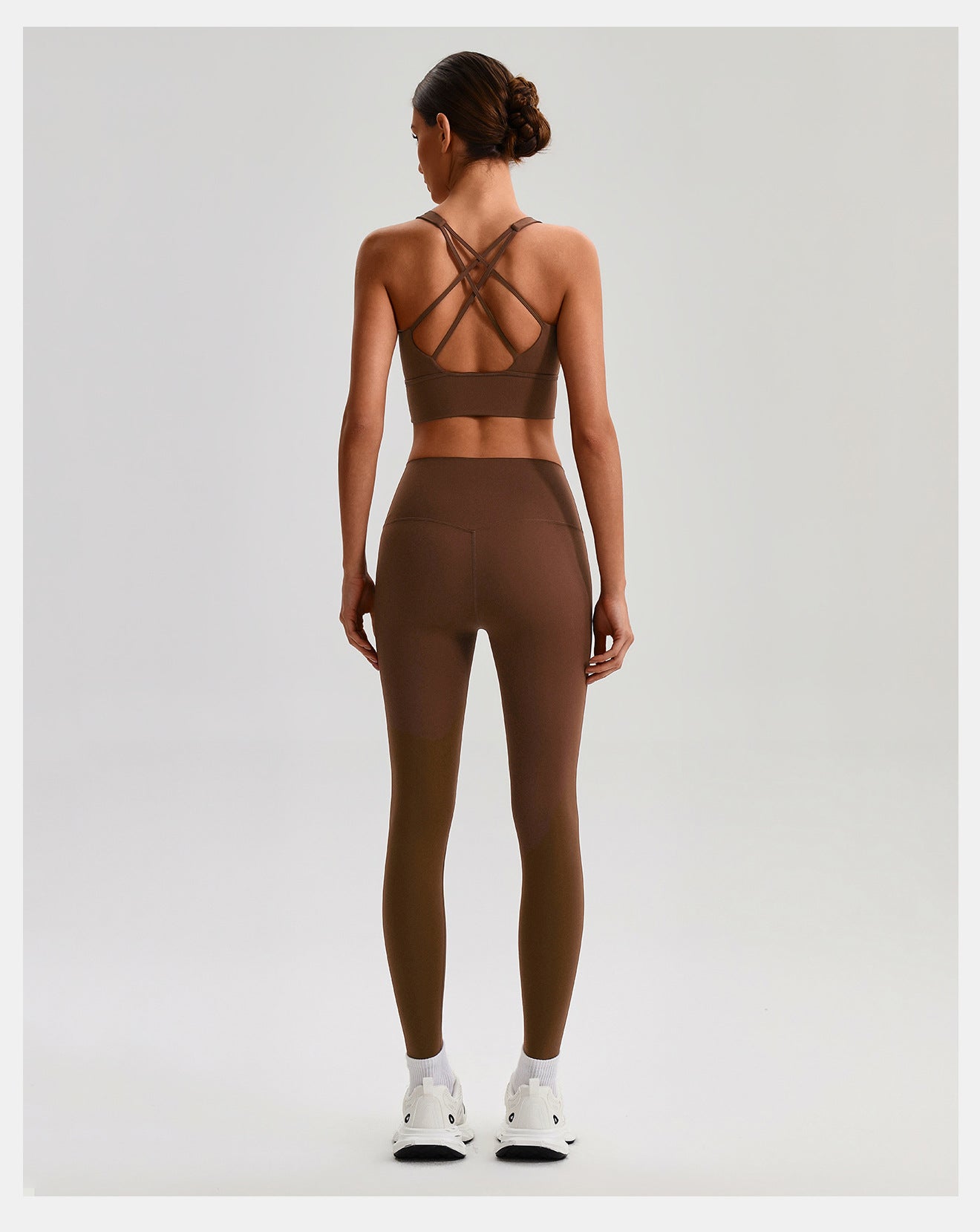 Ensemble de yoga sans coutures effet seconde peau : Soutien-gorge de sport dos nu et Legging taille haute push-up