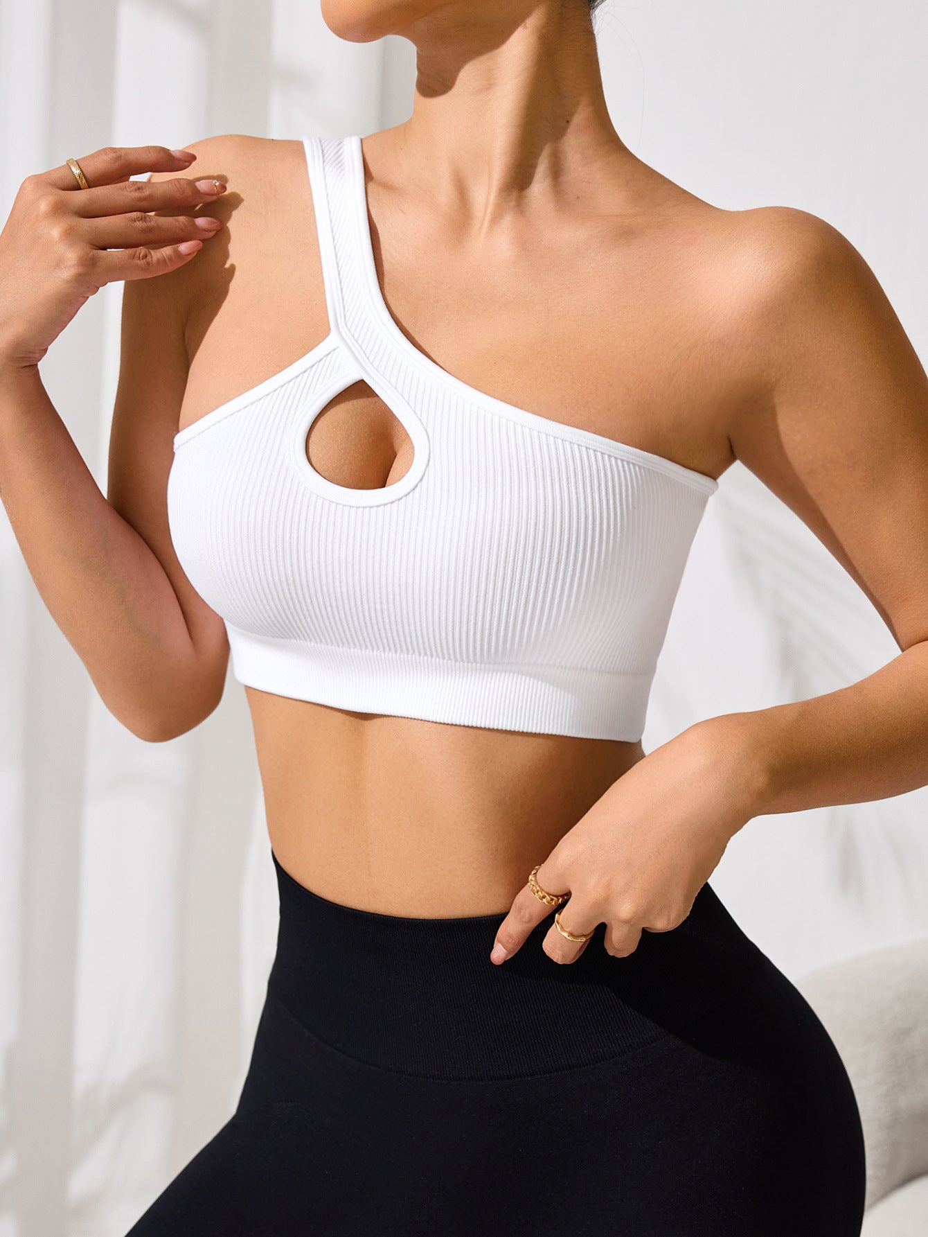 Débardeur de sport sexy pour femme, nouvelle collection, style dénudé, à une épaule, couleur unie, pour yoga, course à pied et fitness