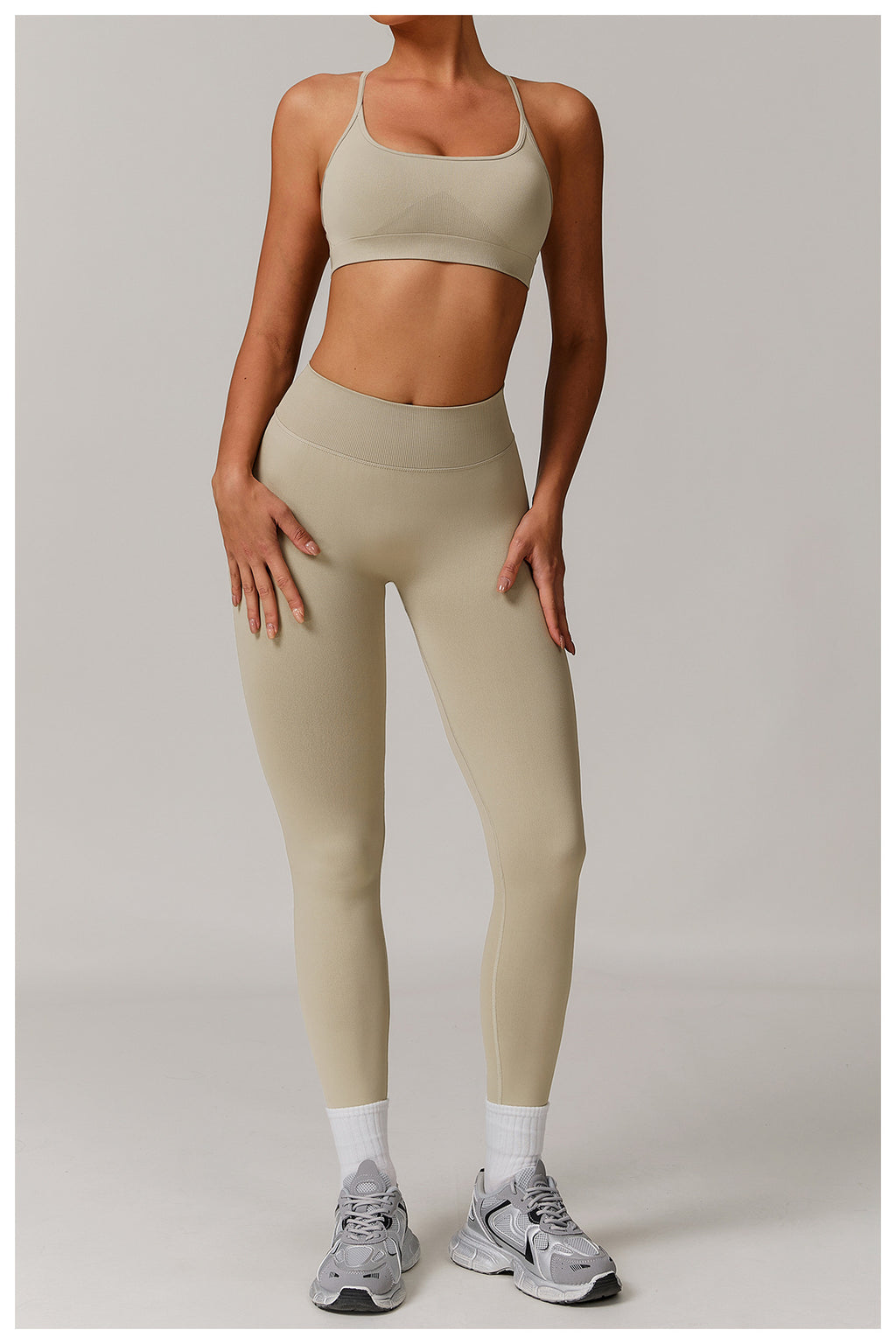Ensemble de yoga sans coutures à dos ouvert : Vêtements de sport ajustés à séchage rapide pour la course à pied et le fitness 5284