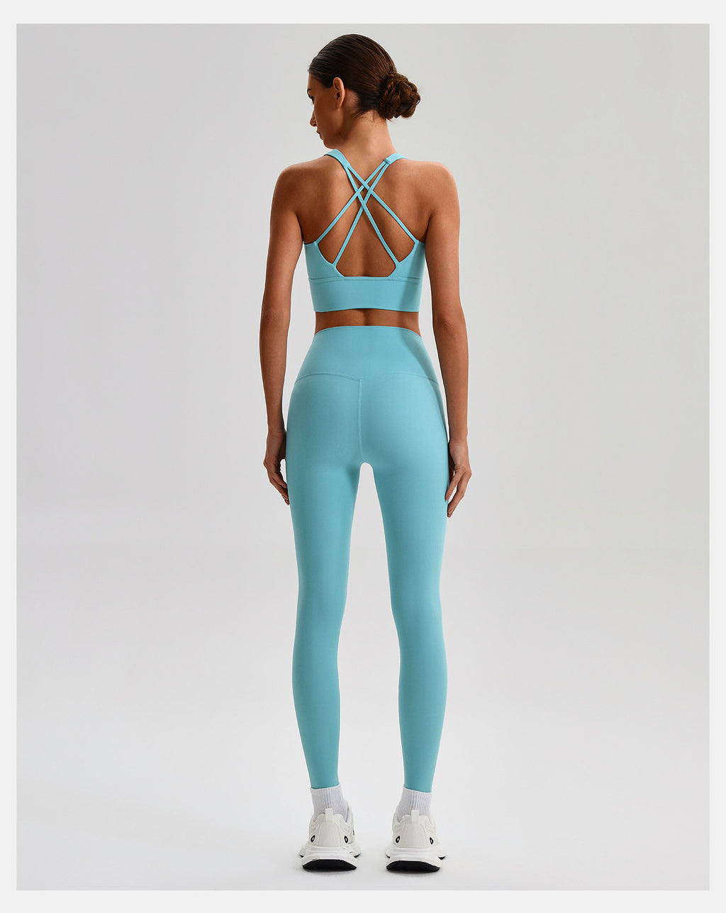 Ensemble de yoga sans coutures effet seconde peau : Soutien-gorge de sport dos nu et Legging taille haute push-up