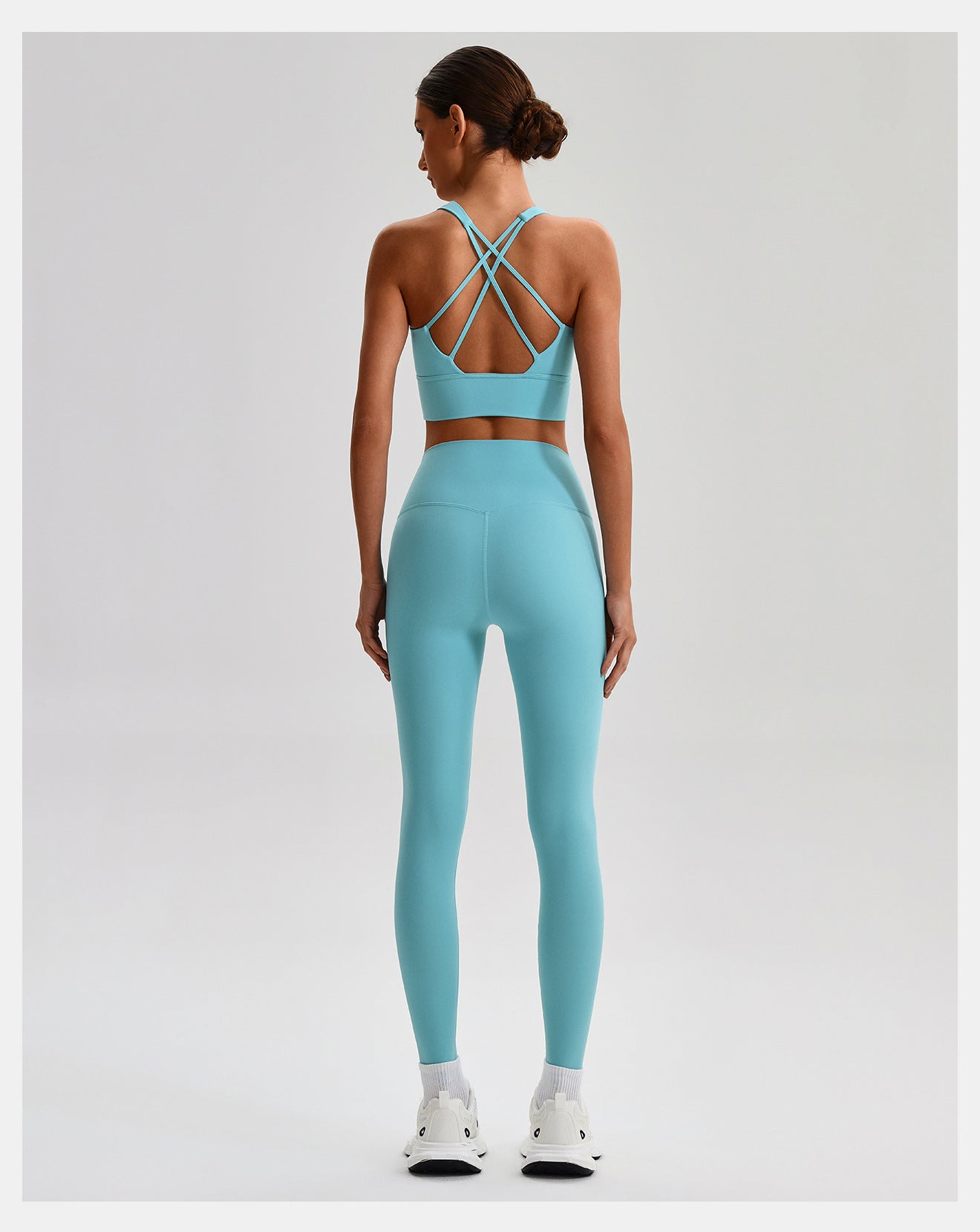 Ensemble de yoga sans coutures effet seconde peau : Soutien-gorge de sport dos nu et Legging taille haute push-up