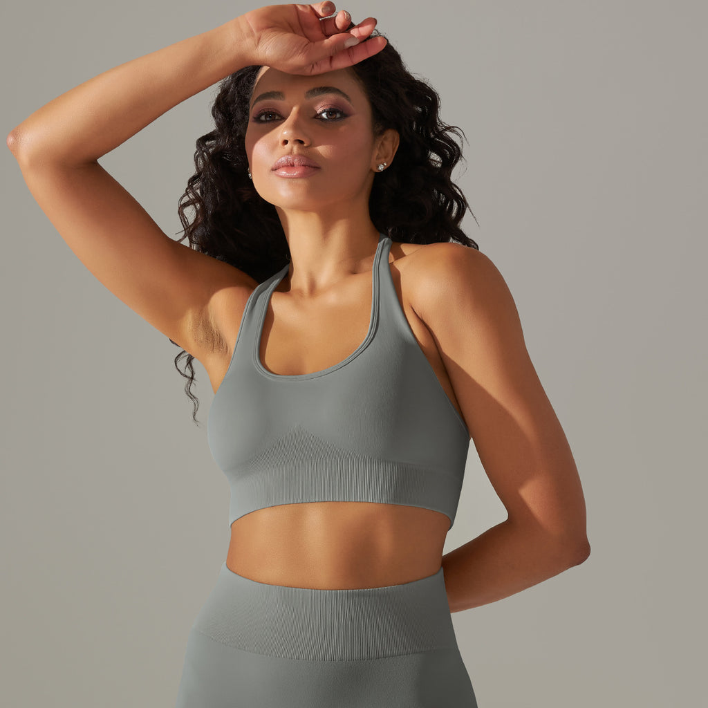 Seamless Halter Neck Sports Bra: Sexy Backless Yoga Top & Solid Color High-Stretch Fitness Bralette