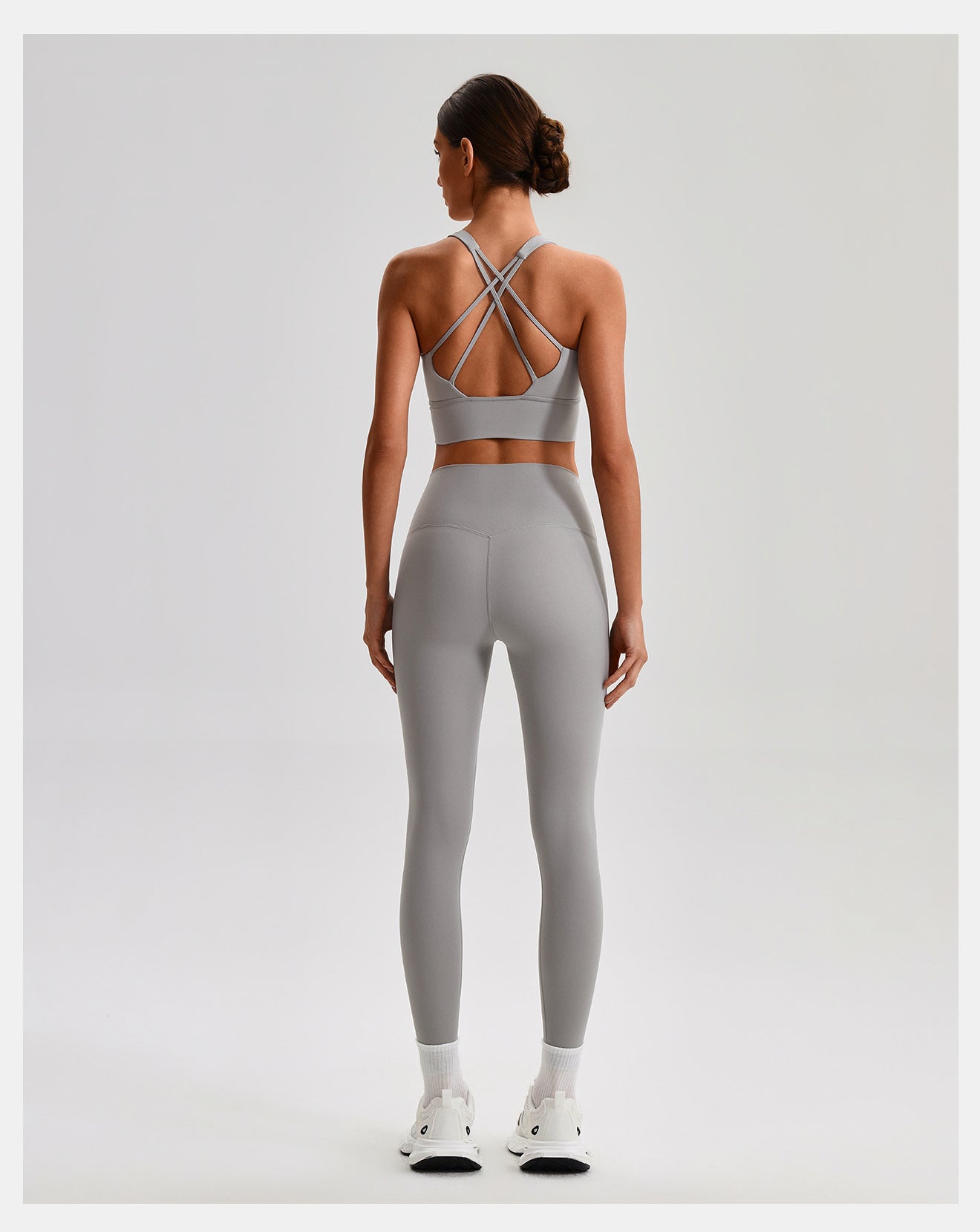 Ensemble de yoga sans coutures effet seconde peau : Soutien-gorge de sport dos nu et Legging taille haute push-up
