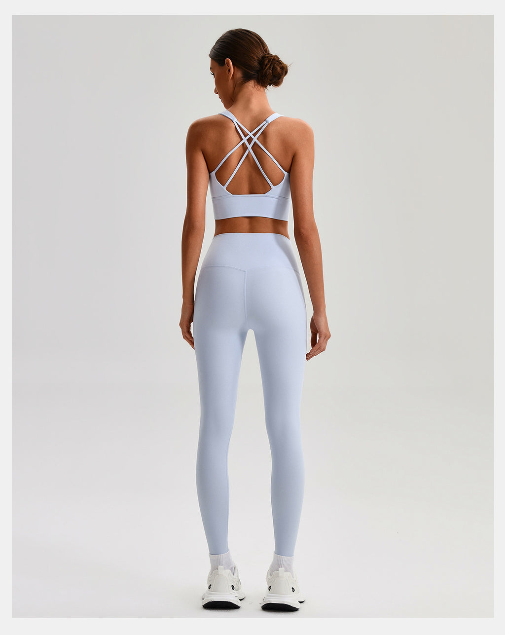 Ensemble de yoga sans coutures effet seconde peau : Soutien-gorge de sport dos nu et Legging taille haute push-up