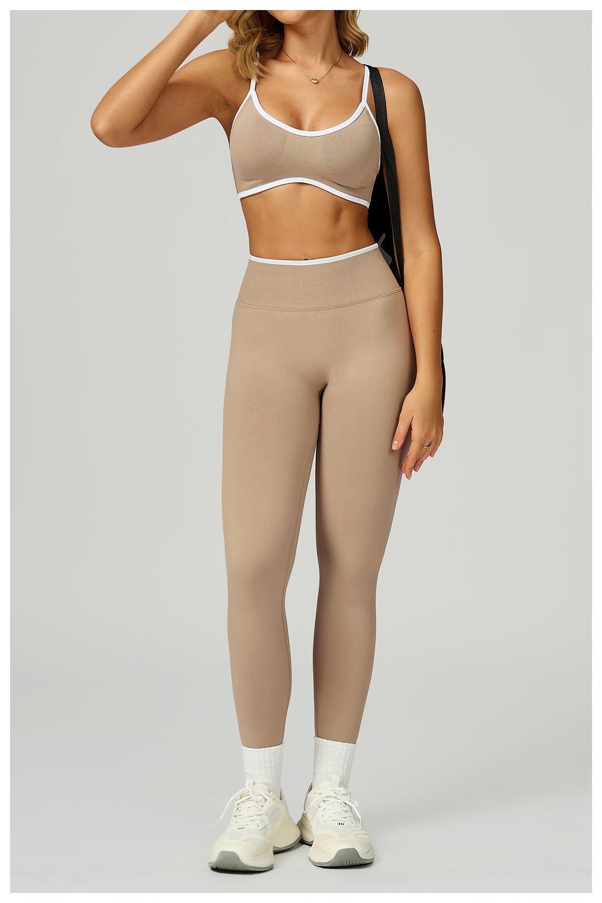 Ensemble de yoga bicolore sans coutures : Dos découpé et vêtement de sport taille haute pour la course en extérieur 5478