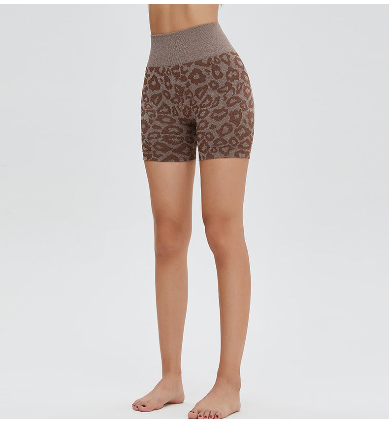 Shorts de yoga léopard sans couture : short taille haute froncé pour lifting des fesses et short de sport de 3 pouces pour la course à pied