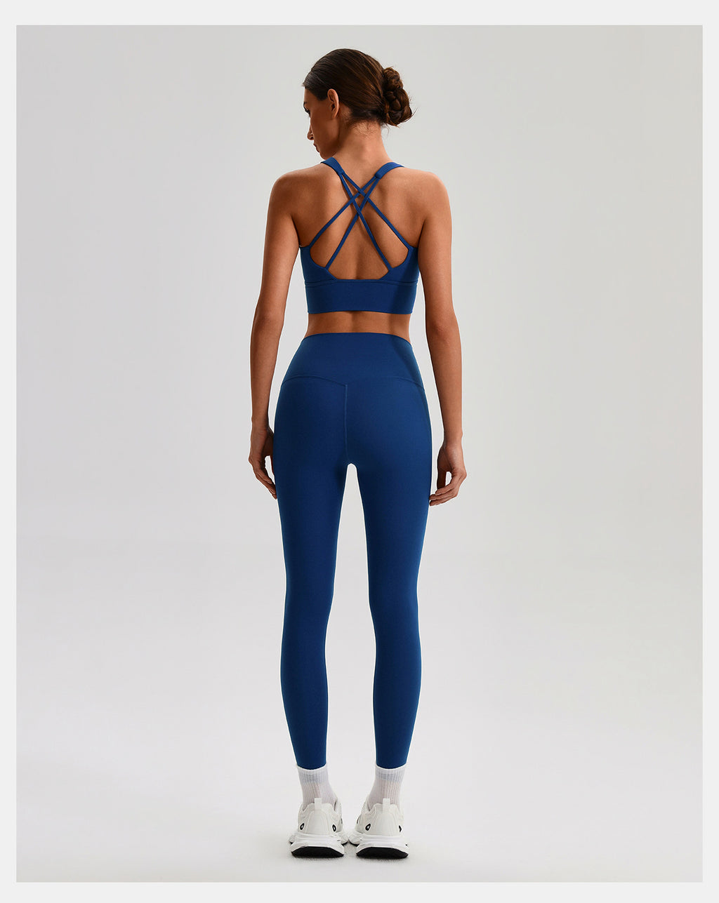 Ensemble de yoga sans coutures effet seconde peau : Soutien-gorge de sport dos nu et Legging taille haute push-up