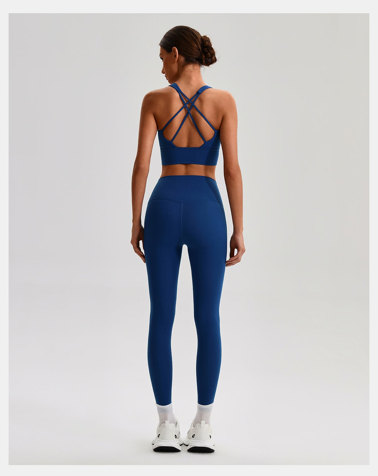 Ensemble de yoga sans coutures effet seconde peau : Soutien-gorge de sport dos nu et Legging taille haute push-up