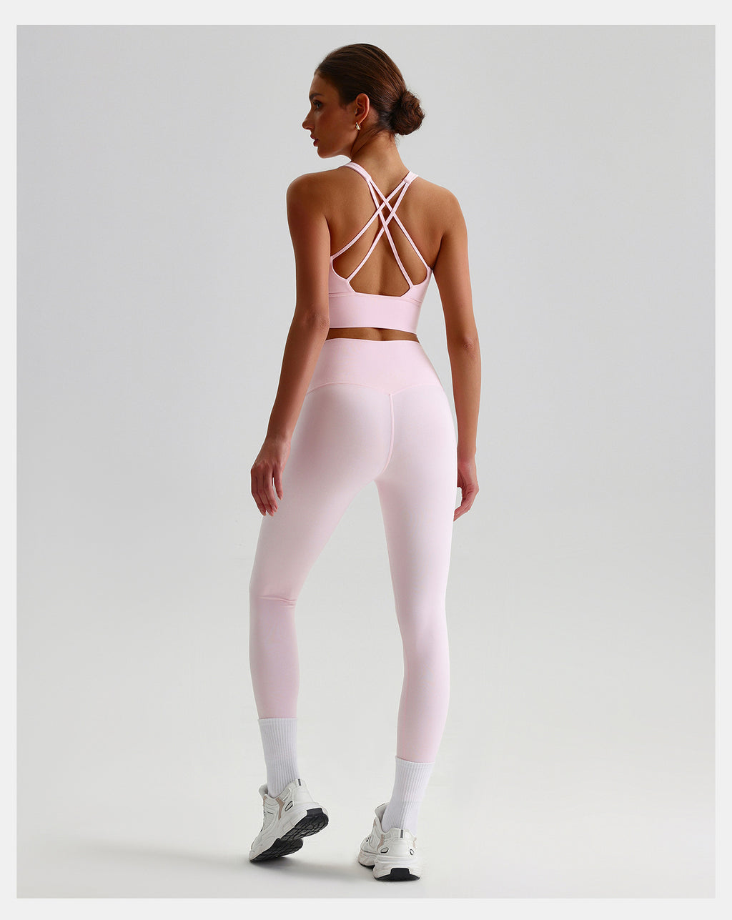 Ensemble de yoga sans coutures effet seconde peau : Soutien-gorge de sport dos nu et Legging taille haute push-up