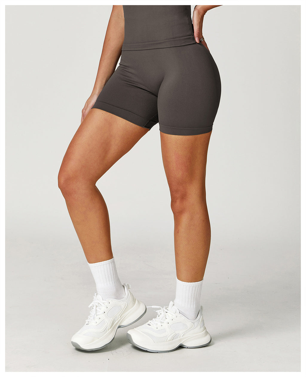 Seamless High-Waisted Yoga Shorts: Booty-Lifting Quick-Dry Activewear for Running & Fitness 9687