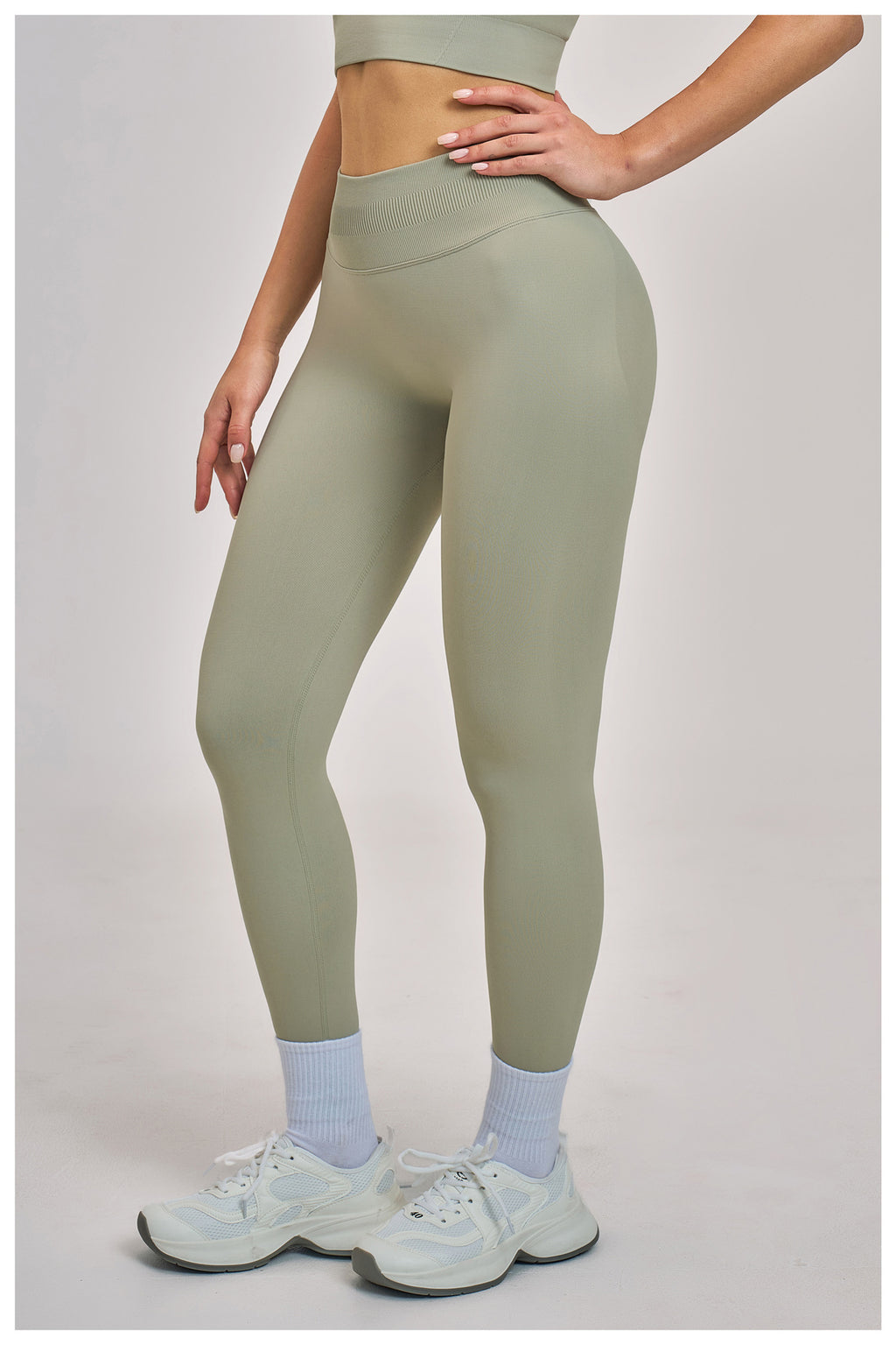 Legging de yoga sans couture galbant fesses : Pantalon de fitness taille haute, gainant et à séchage rapide 9421