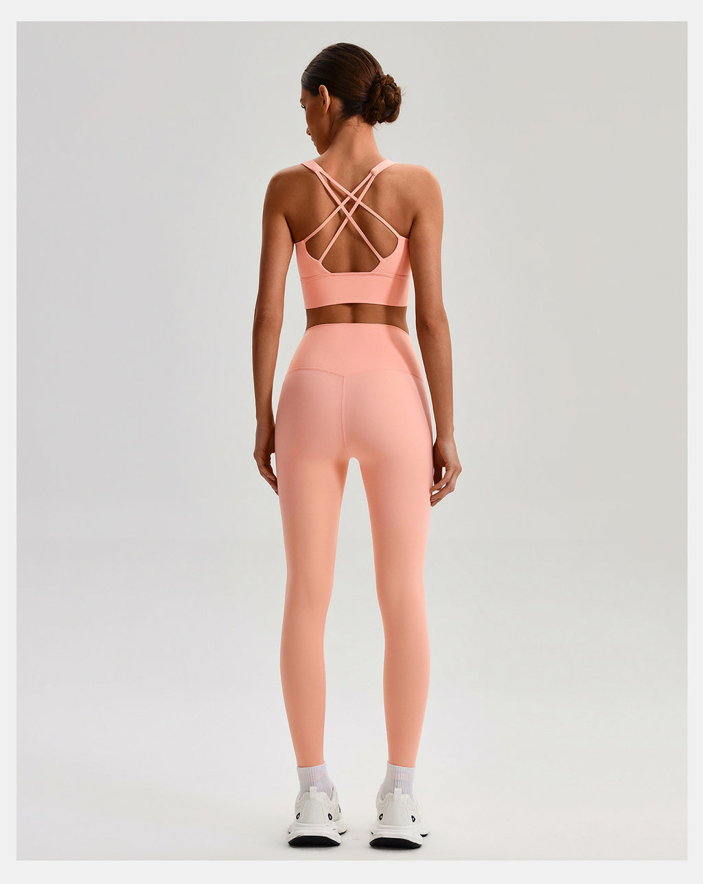 Ensemble de yoga sans coutures effet seconde peau : Soutien-gorge de sport dos nu et Legging taille haute push-up
