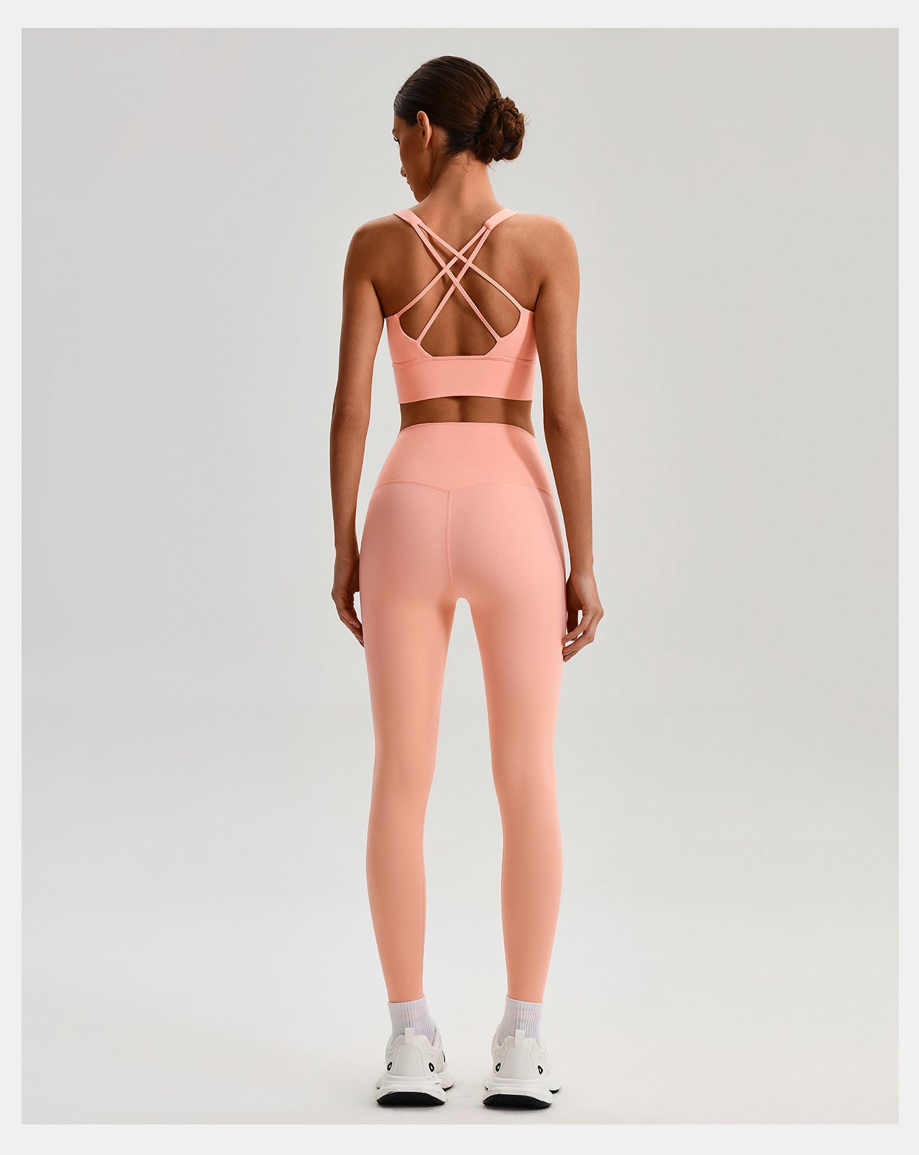 Ensemble de yoga sans coutures effet seconde peau : Soutien-gorge de sport dos nu et Legging taille haute push-up