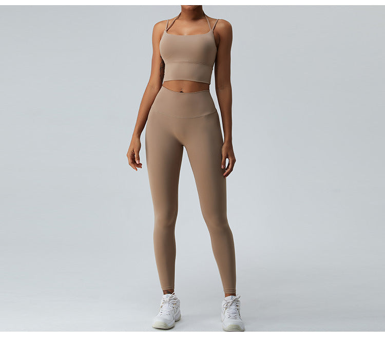 Seamless Criss-Cross Back Sports Bra: Nude-Feel Yoga Tank Top & Quick-Dry Fitness Bralette