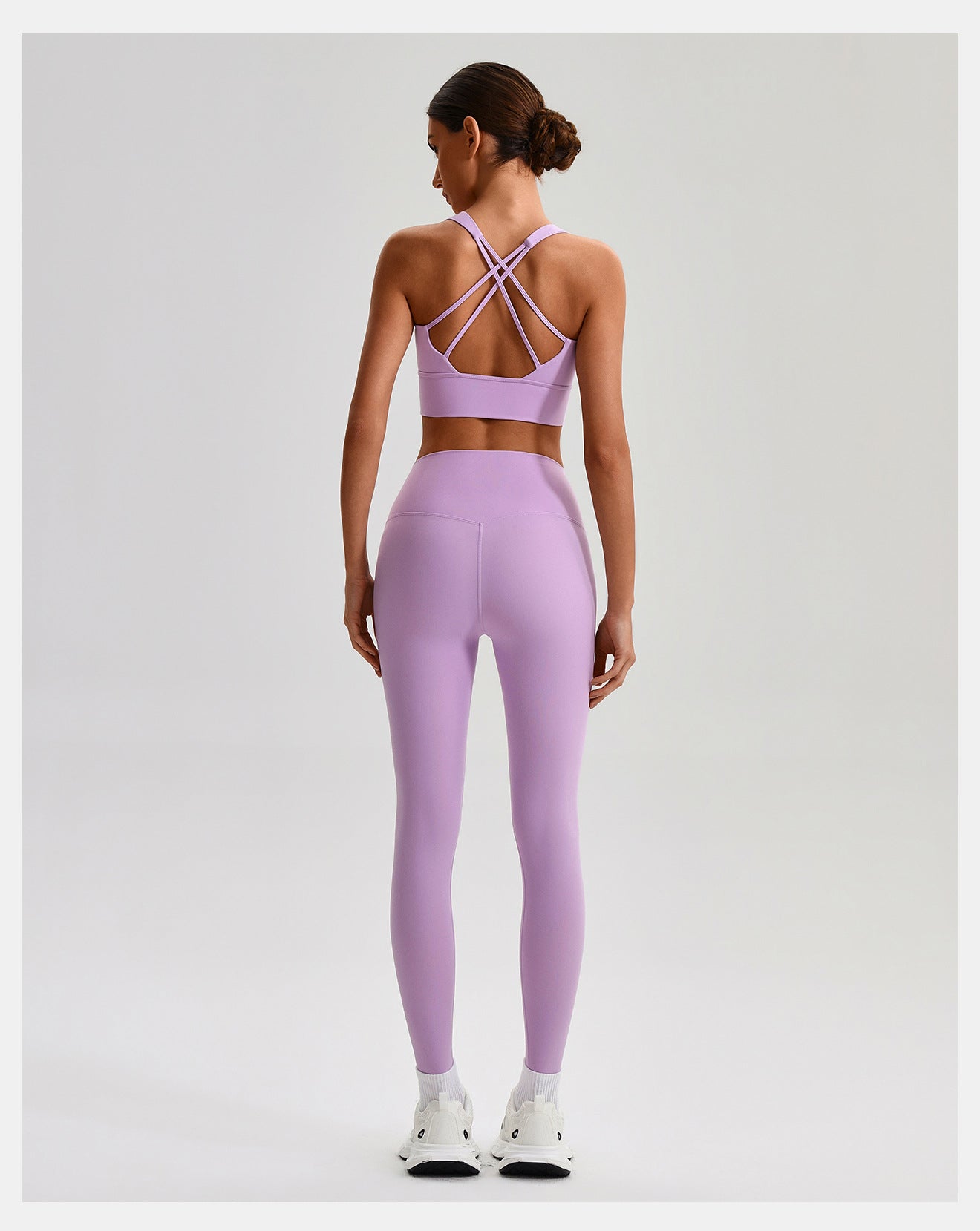 Ensemble de yoga sans coutures effet seconde peau : Soutien-gorge de sport dos nu et Legging taille haute push-up