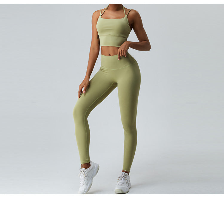 Seamless Criss-Cross Back Sports Bra: Nude-Feel Yoga Tank Top & Quick-Dry Fitness Bralette