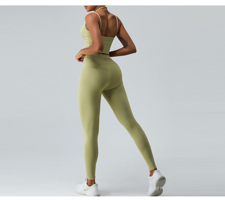 Soutien-gorge de sport sans coutures à dos nu : Caraco de yoga à fines bretelles et débardeur de fitness rembourré
