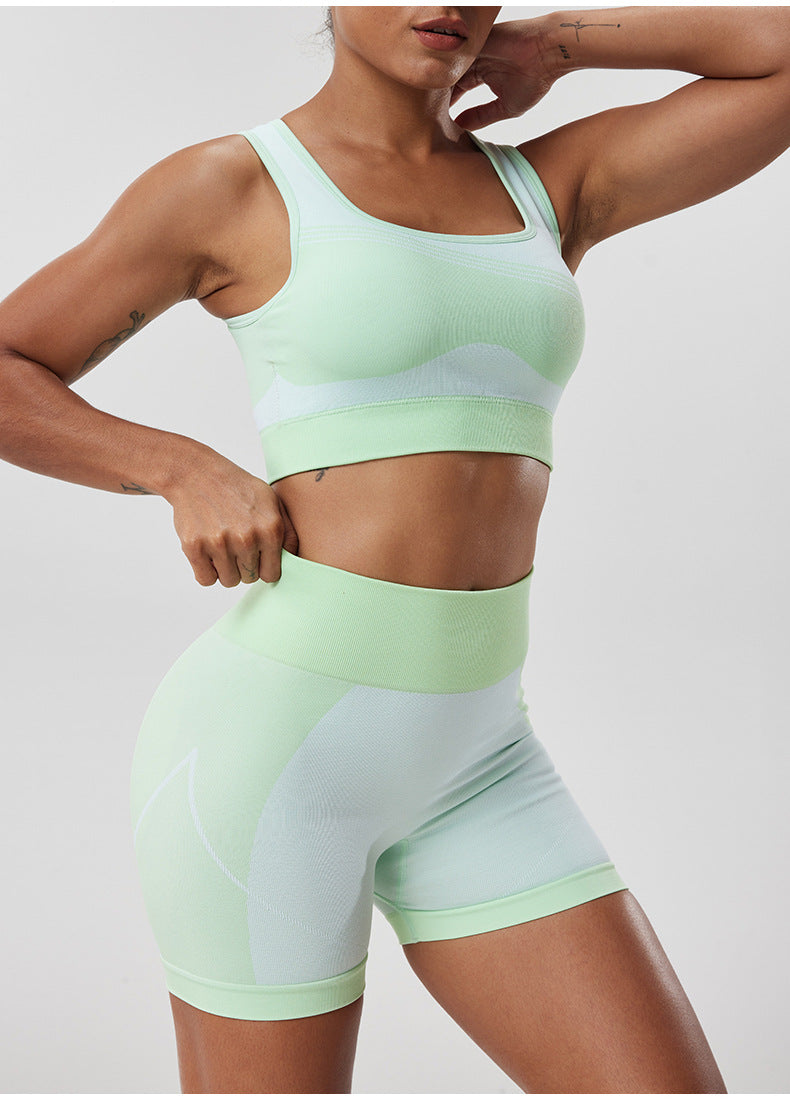 Ensemble de yoga et d'entraînement sans couture pour femme — Soutien-gorge de sport push-up à fort maintien et short de yoga rehausseur de fesses pour la course et le fitness